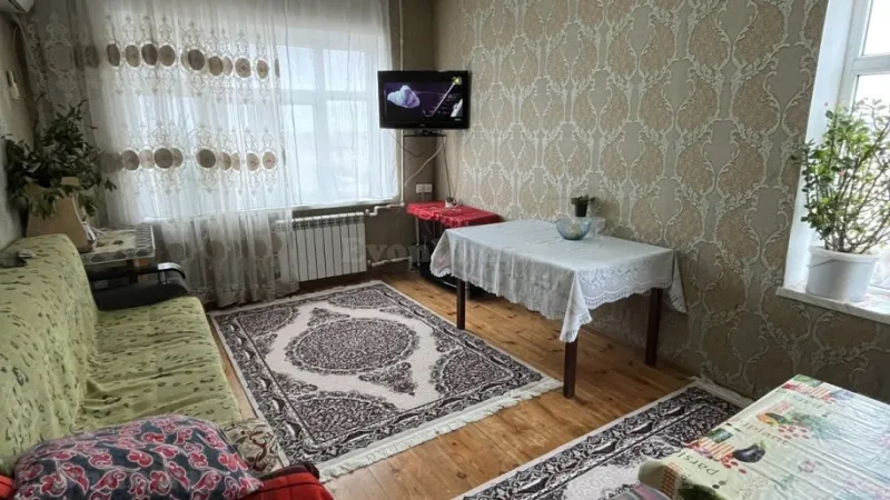 Satılır 2 otaqlı Mənzil Köhnə tikili 60 m² Qaraçuxur