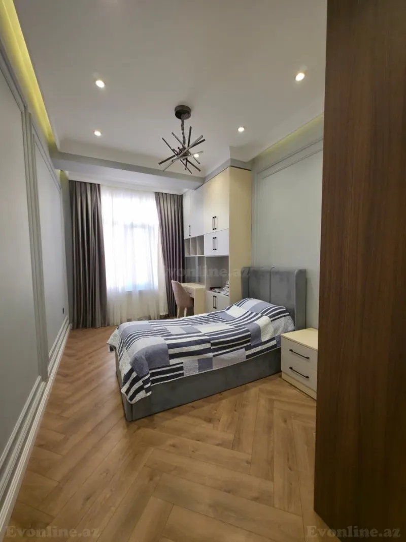 Satılır 4 otaqlı Mənzil Yeni tikili 130 m² Xətai r. - şəkil 9