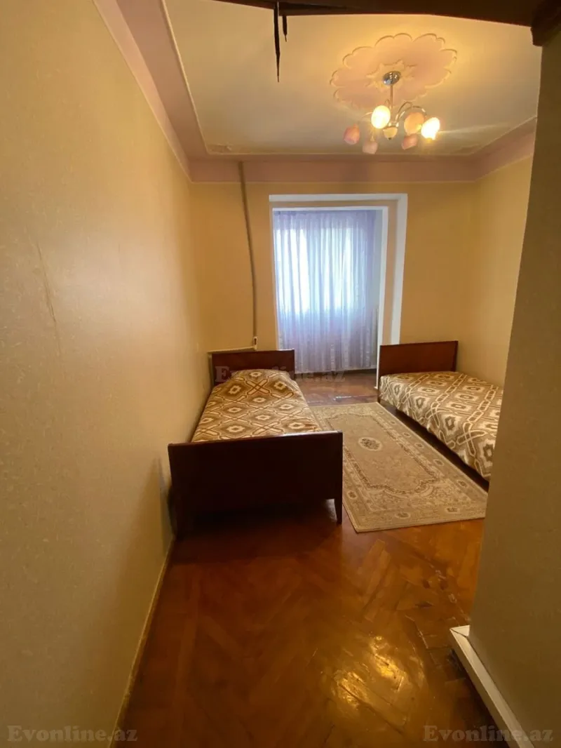 Satılır 3 otaqlı Mənzil Köhnə tikili 80 m² 9-cu mikrorayon