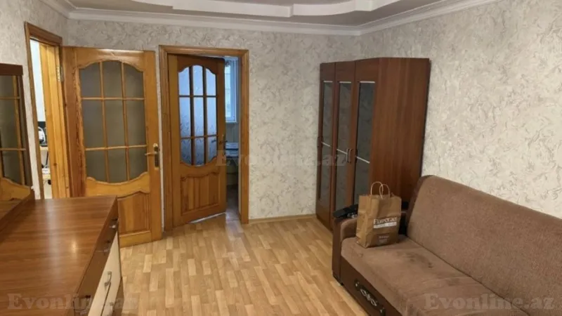 Kirayə verilir 3 otaqlı Mənzil Köhnə tikili 67 m² İnşaatçılar m.