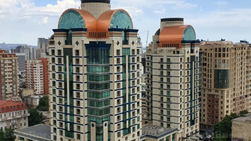 Satılır 3 otaqlı Mənzil Yeni tikili 153 m² 28 May m.