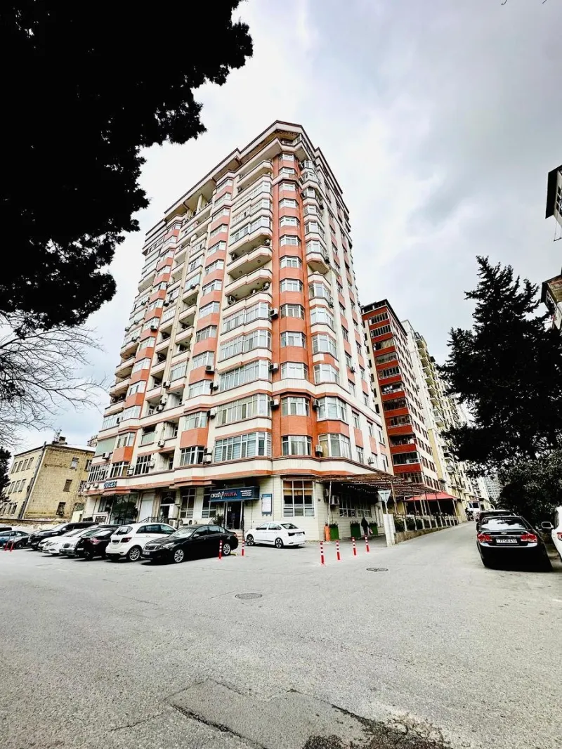 Satılır 4 otaqlı Mənzil Yeni tikili 180 m² Nizami m.