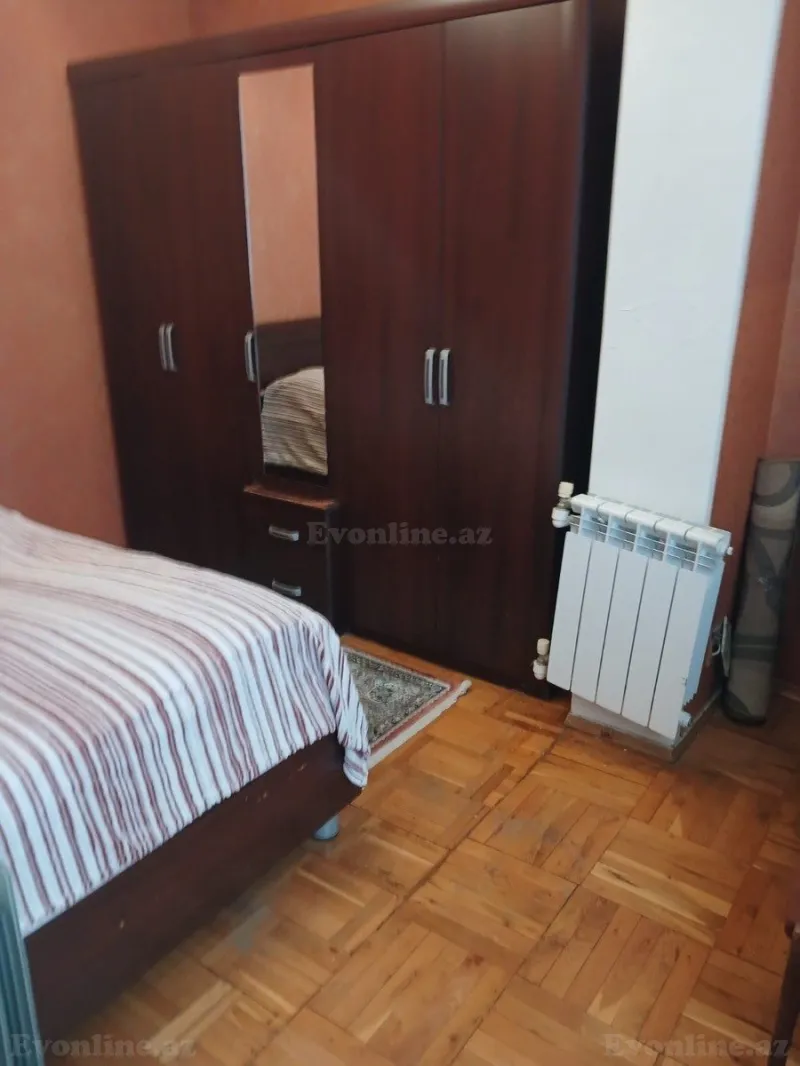 Satılır 2 otaqlı Mənzil Köhnə tikili 60 m² 4-cü mikrorayon - şəkil 3