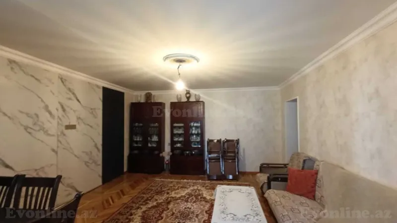 Satılır 4 otaqlı Mənzil Köhnə tikili 115 m² Qara Qarayev m.
