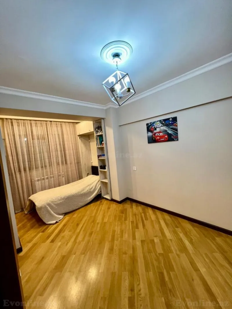 Satılır 3 otaqlı Mənzil Köhnə tikili 83 m² Gənclik m. - şəkil 16