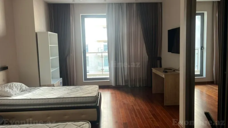Kirayə verilir 4 otaqlı Mənzil Yeni tikili 220 m² Səbail r. - şəkil 9
