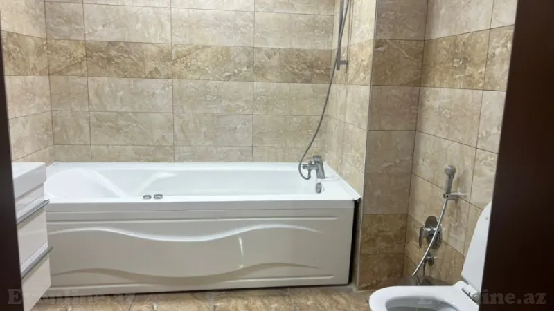 Kirayə verilir 4 otaqlı Mənzil Yeni tikili 220 m² Səbail r. - şəkil 12