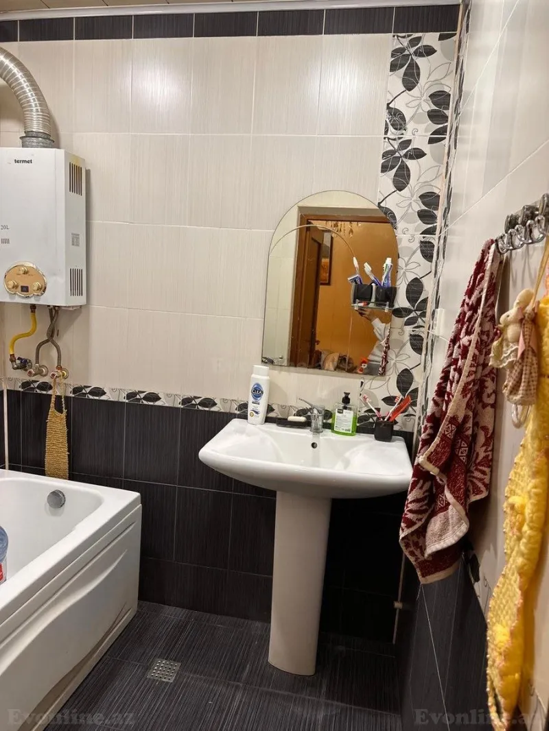 Satılır 2 otaqlı Mənzil Köhnə tikili 75 m² Sabunçu r. - şəkil 3