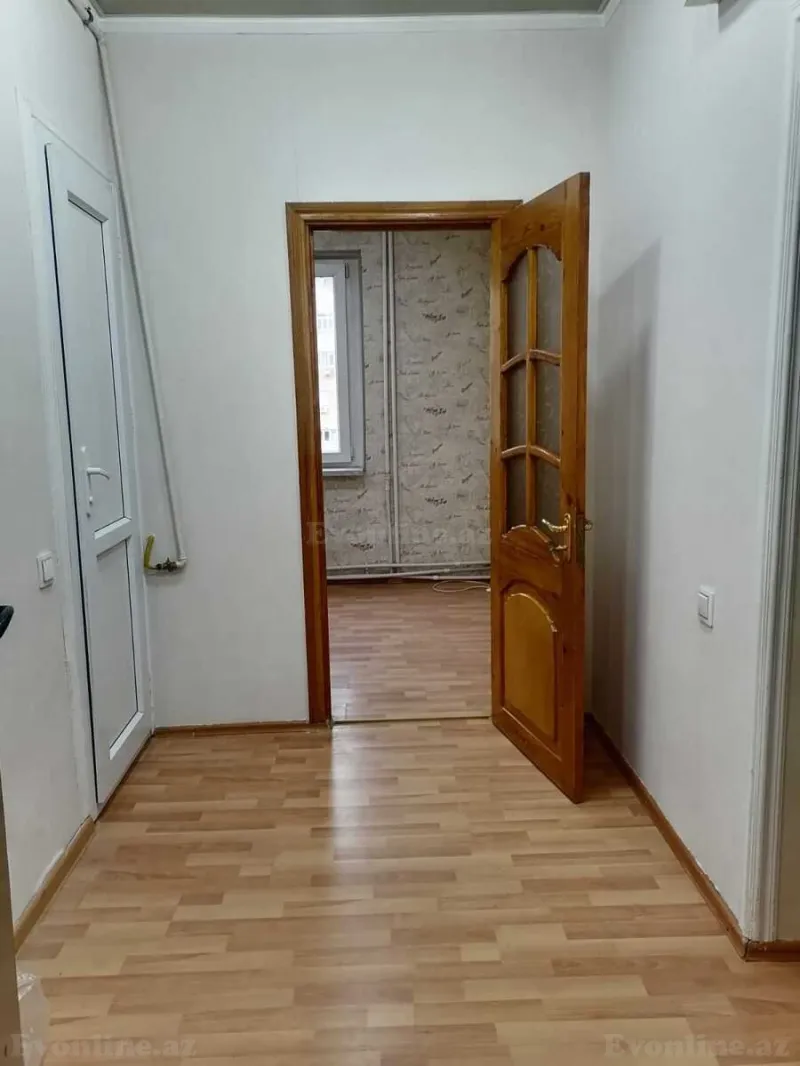 Satılır 2 otaqlı Mənzil Köhnə tikili 70 m² Suraxanı r. - şəkil 2