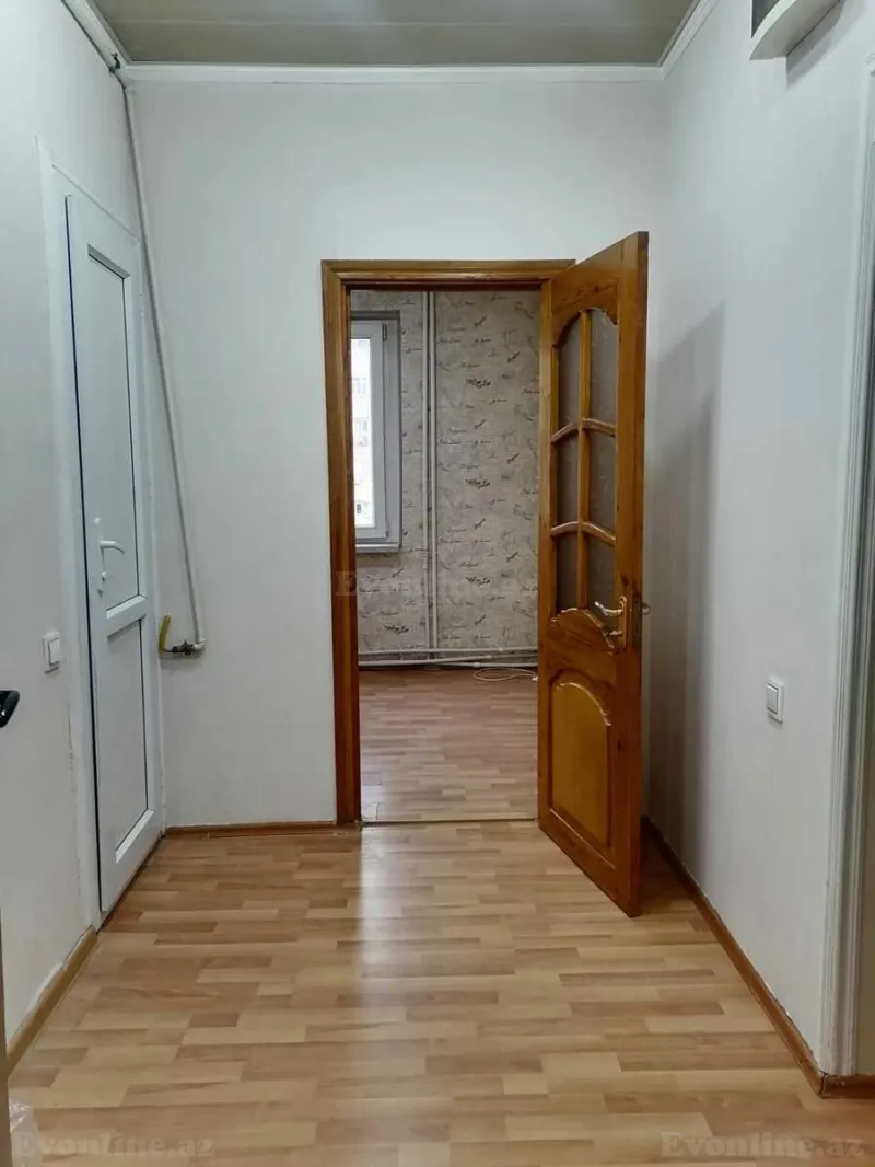 Satılır 2 otaqlı Mənzil Köhnə tikili 70 m² Suraxanı r. - şəkil 3