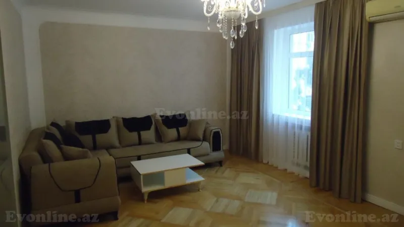 Kirayə verilir 4 otaqlı Mənzil Köhnə tikili 120 m² Xətai m.
