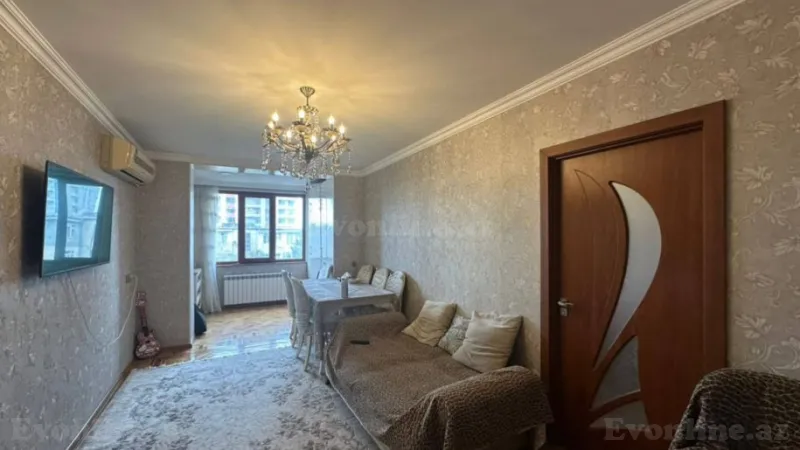 Satılır 4 otaqlı Mənzil Köhnə tikili 83 m² Yasamal