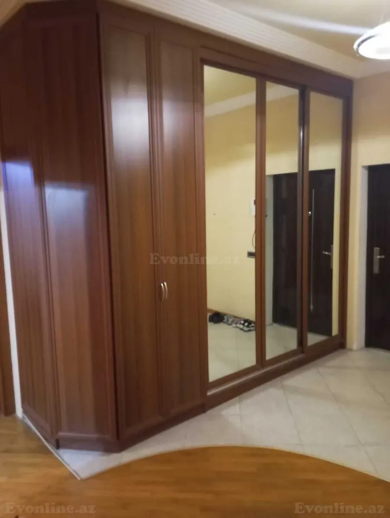 Kirayə verilir 3 otaqlı Mənzil Köhnə tikili 140 m² Nərimanov r. - şəkil 3