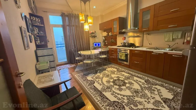 Kirayə verilir 4 otaqlı Mənzil Yeni tikili 200 m² Sahil m. - şəkil 4