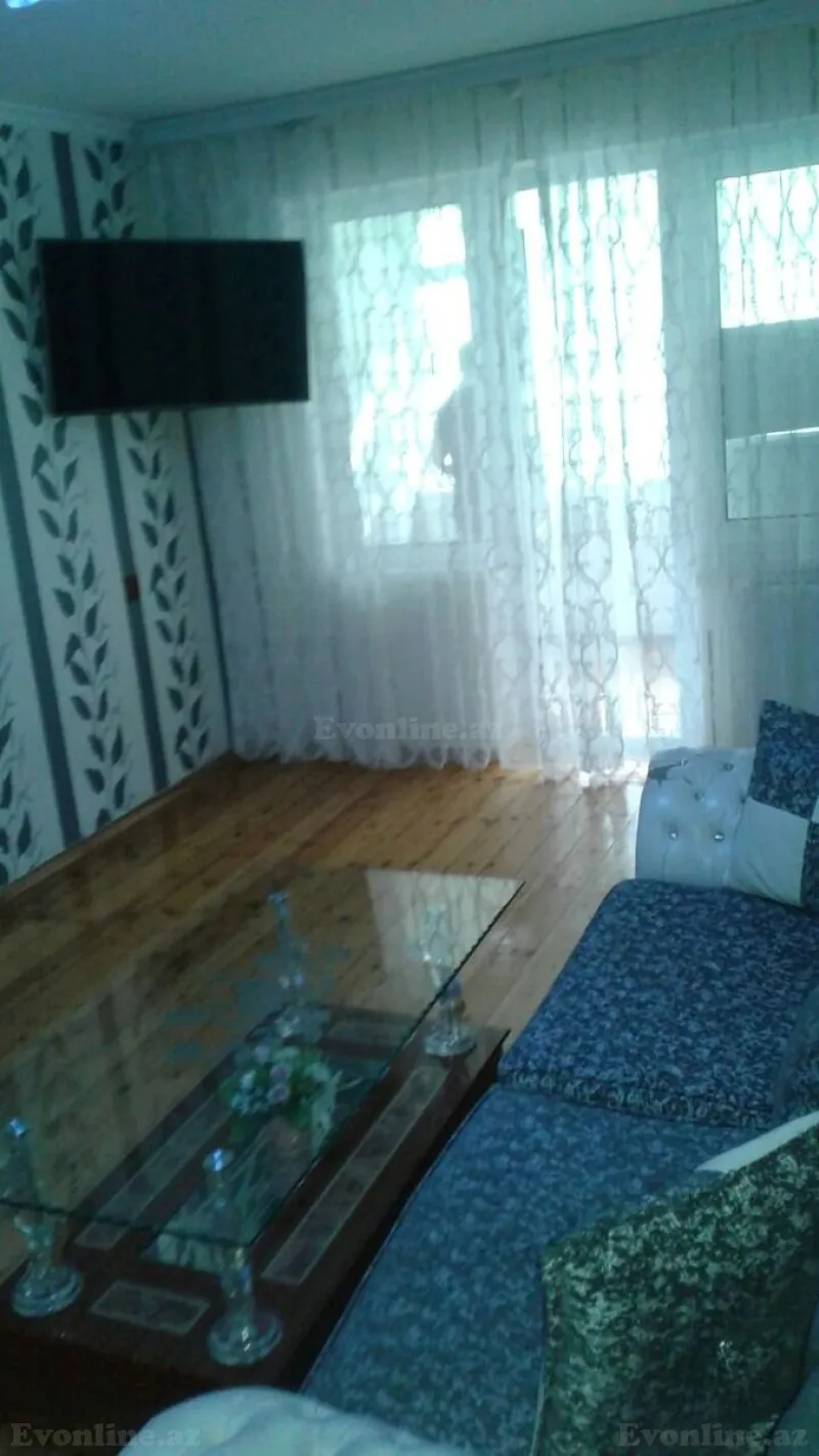Satılır 3 otaqlı Mənzil Köhnə tikili 80 m² Yeni Yasamal