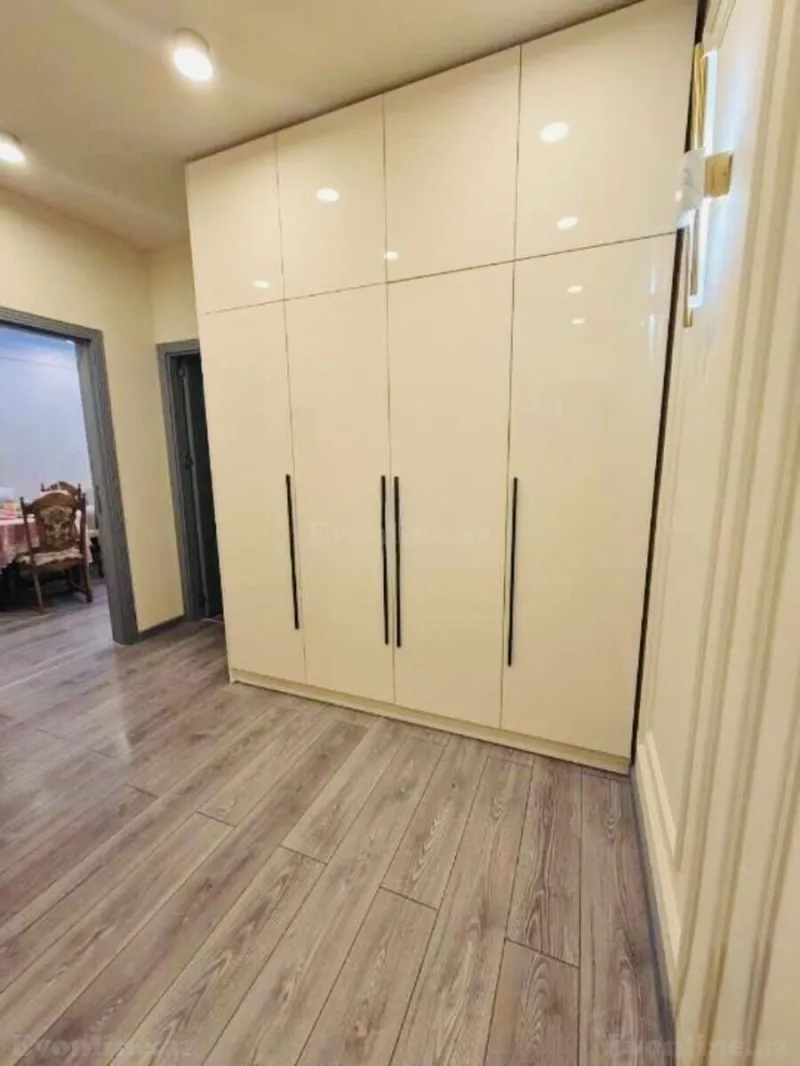 Satılır 2 otaqlı Mənzil Köhnə tikili 65 m² 8-ci mikrorayon - şəkil 6