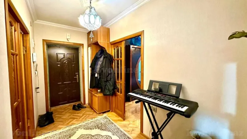 Satılır 3 otaqlı Mənzil Yeni tikili 80 m² Qara Qarayev m. - şəkil 2