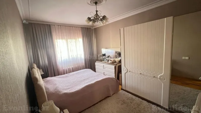 Satılır 4 otaqlı Mənzil Köhnə tikili 100 m² İnşaatçılar m. - şəkil 3