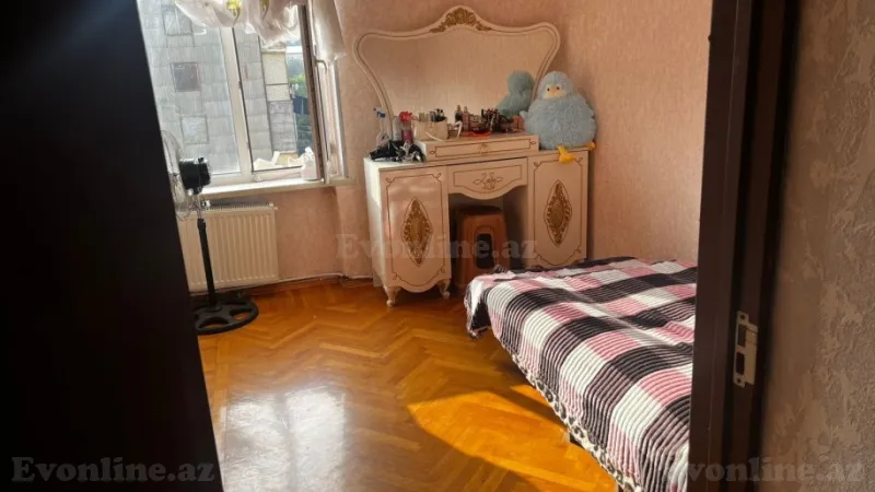 Satılır 4 otaqlı Mənzil Köhnə tikili 80 m² 4-cü mikrorayon - şəkil 3