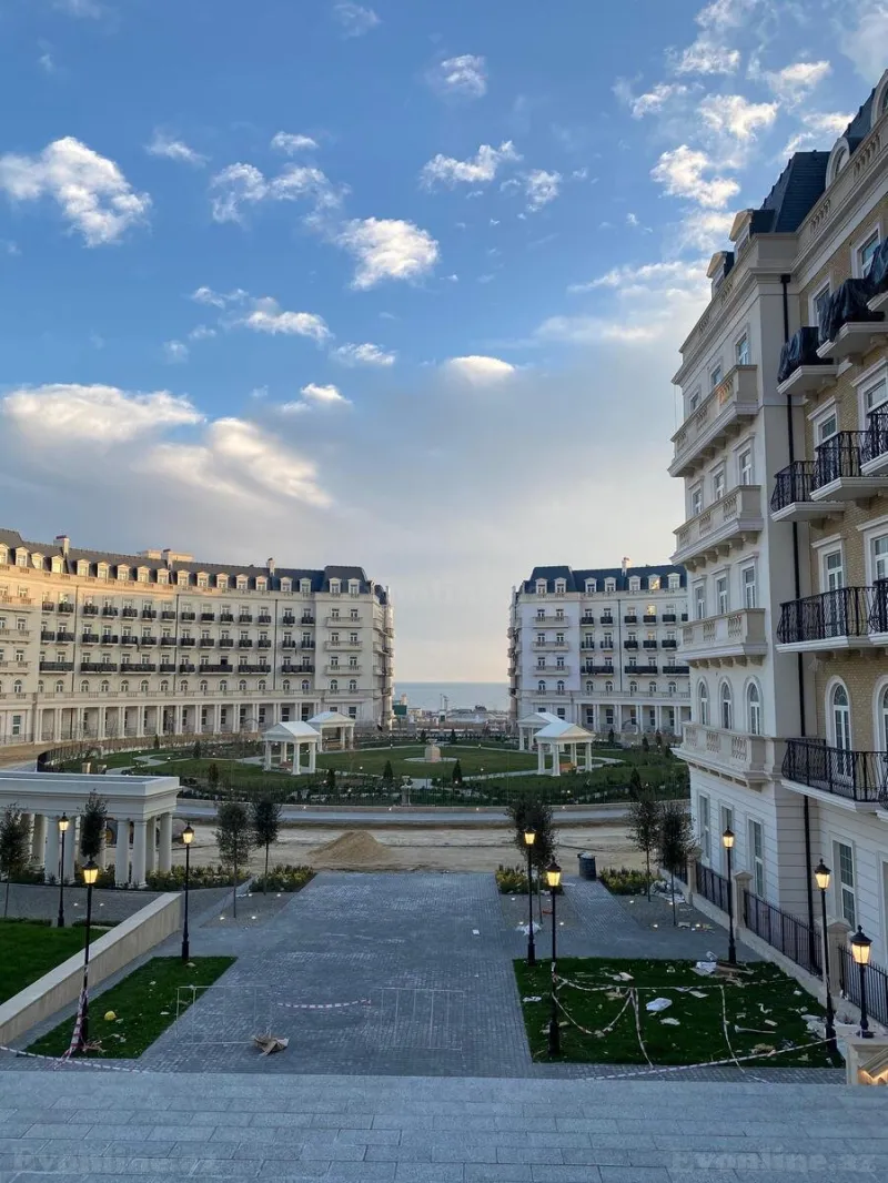 Kirayə verilir 3 otaqlı Mənzil Yeni tikili 130 m² Xətai r.