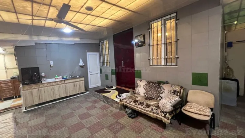 Satılır 4 otaqlı Mənzil Köhnə tikili 29 m² Qaraçuxur
