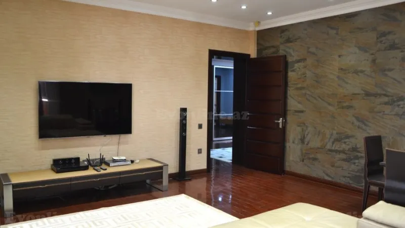 Satılır 4 otaqlı Mənzil Yeni tikili 170 m² 28 May m.