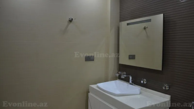 Satılır 4 otaqlı Mənzil Yeni tikili 170 m² 28 May m. - şəkil 15