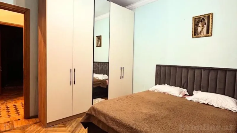 Satılır 2 otaqlı Mənzil Köhnə tikili 70 m² Nəsimi r. - şəkil 3