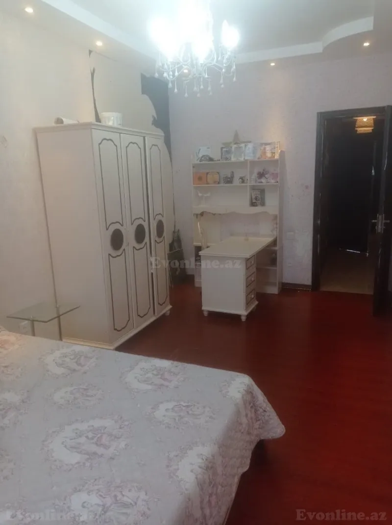 Satılır 4 otaqlı Mənzil Yeni tikili 180 m² Elmlər Akademiyası m. - şəkil 9