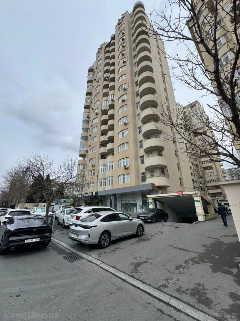 Satılır 3 otaqlı Mənzil Yeni tikili 125 m² İnşaatçılar m.