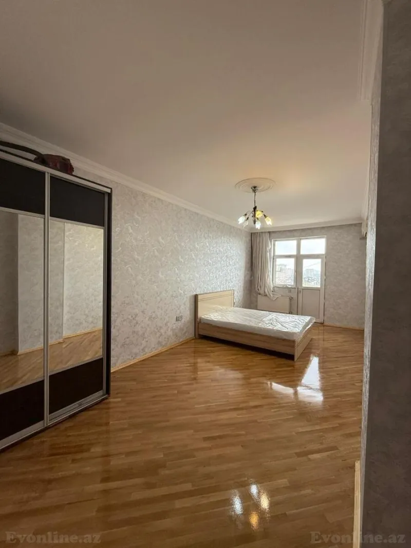 Kirayə verilir 3 otaqlı Mənzil Yeni tikili 135 m² İnşaatçılar m. - şəkil 4