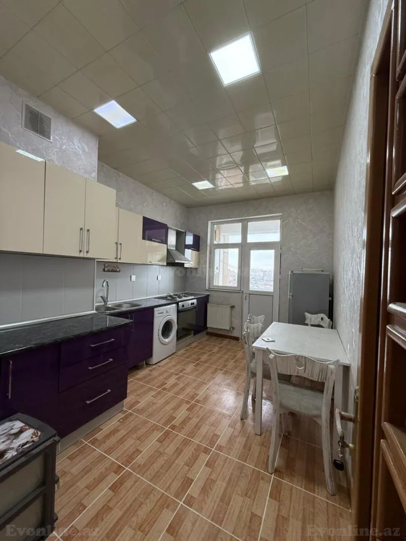 Kirayə verilir 3 otaqlı Mənzil Yeni tikili 135 m² İnşaatçılar m. - şəkil 11