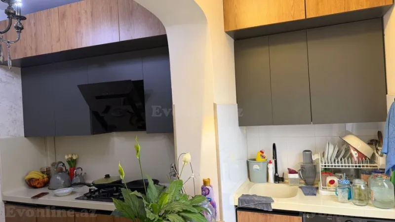 Satılır 2 otaqlı Mənzil Köhnə tikili 68 m² Binəqədi r. - şəkil 2