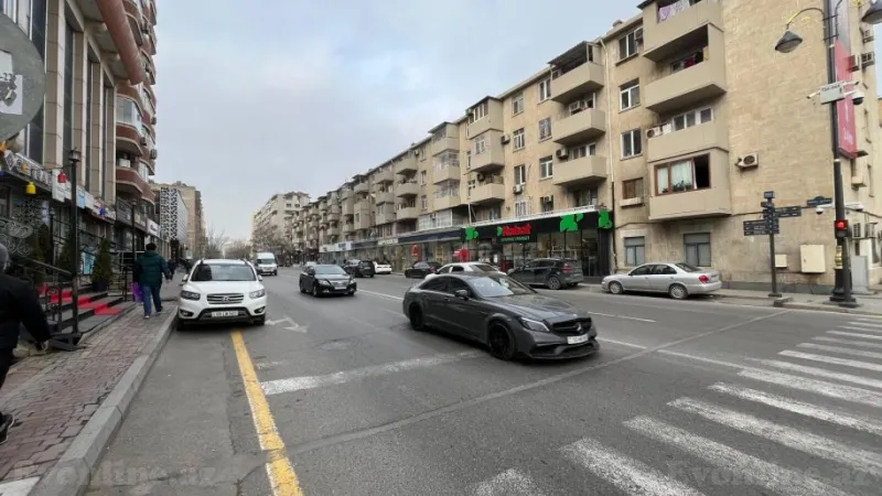 Satılır 3 otaqlı Mənzil Köhnə tikili 75 m² Gənclik m. - şəkil 16