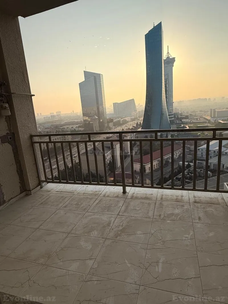 Satılır 3 otaqlı Mənzil Yeni tikili 172 m² Koroğlu m.