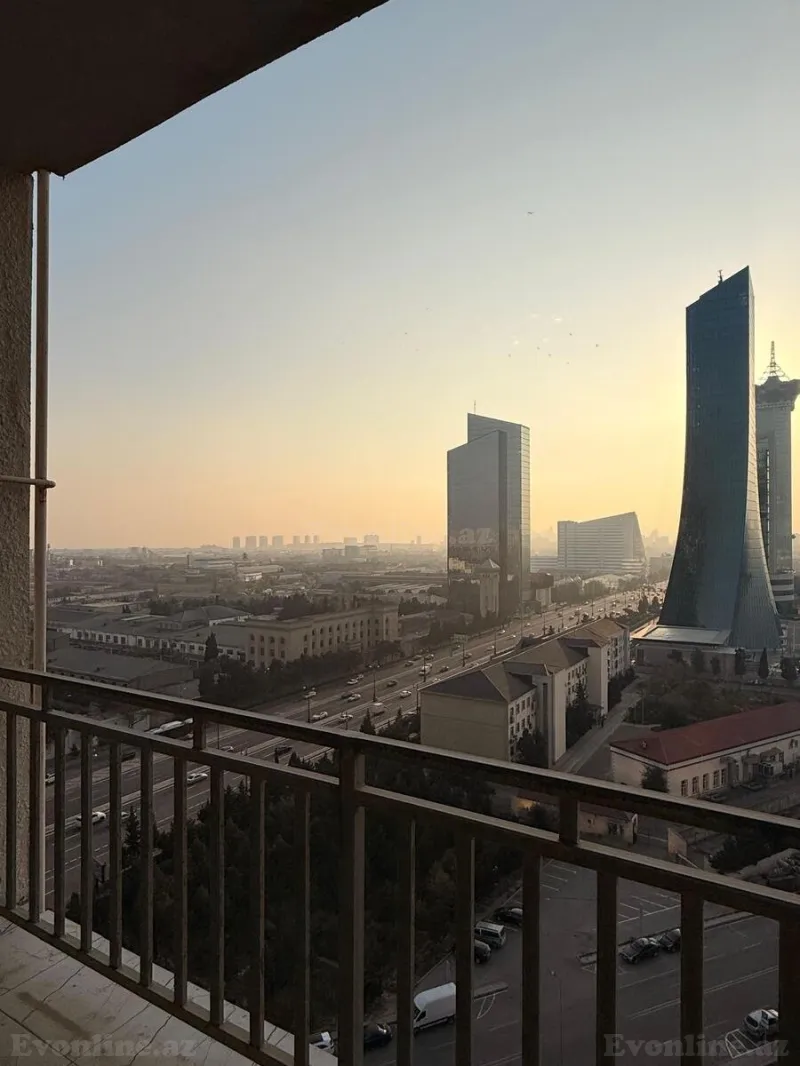 Satılır 3 otaqlı Mənzil Yeni tikili 172 m² Koroğlu m. - şəkil 2