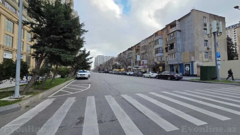 Satılır 3 otaqlı Mənzil Köhnə tikili 65 m² Elmlər Akademiyası m.