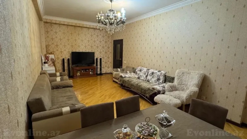 Kirayə verilir 3 otaqlı Mənzil Yeni tikili 110 m² 8 Noyabr m.