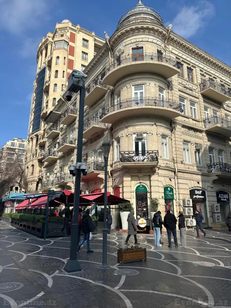 Kirayə verilir Obyekt 320 m² Sahil m.