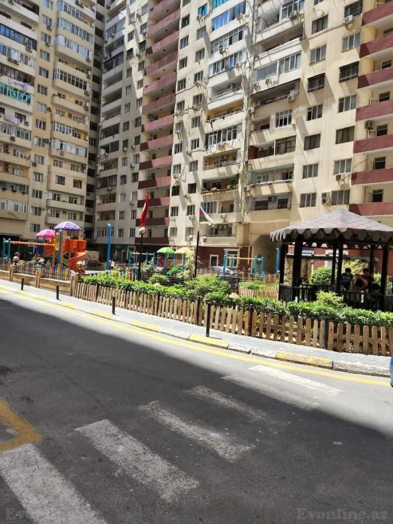 Kirayə verilir 3 otaqlı Mənzil Yeni tikili 130 m² Nəriman Nərimanov m.