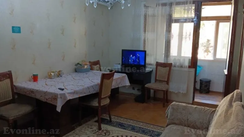 Kirayə verilir 3 otaqlı Mənzil Köhnə tikili 86 m² 3-cü mikrorayon