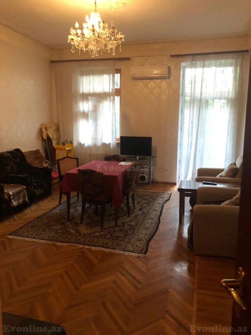 Satılır 3 otaqlı Mənzil Köhnə tikili 100 m² Nəriman Nərimanov m.