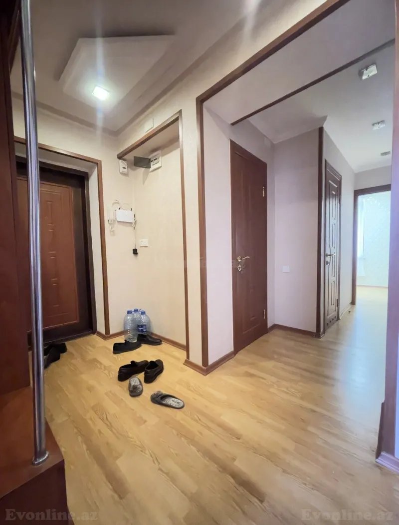 Satılır 3 otaqlı Mənzil Köhnə tikili 105 m² Yasamal - şəkil 2