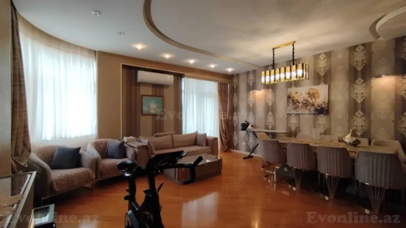 Satılır 3 otaqlı Mənzil Yeni tikili 135 m² 28 May m.