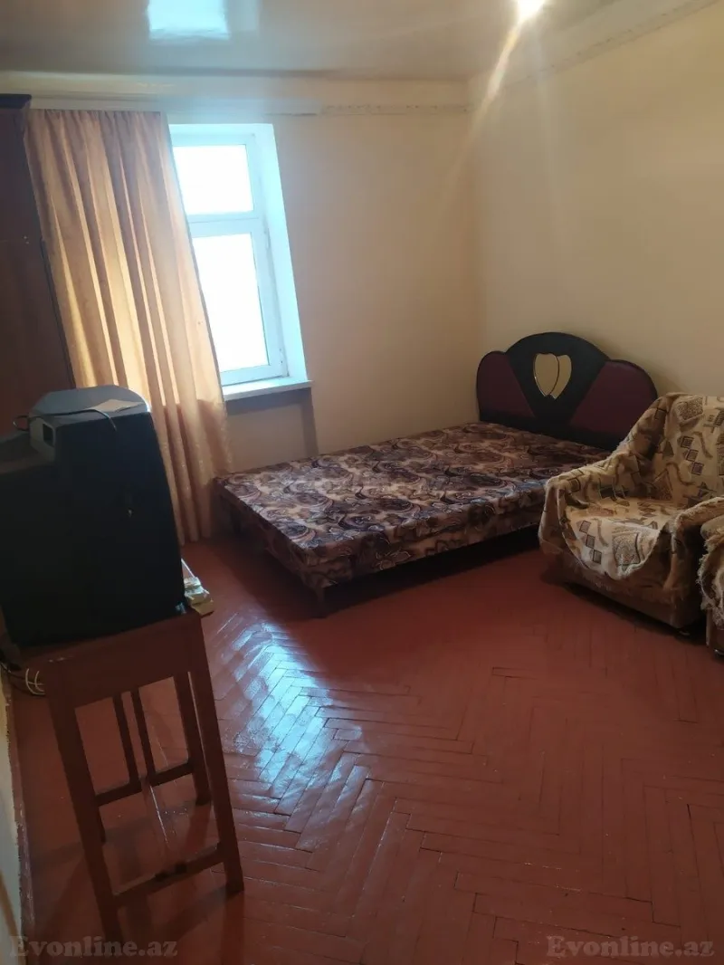 Kirayə verilir 1 otaqlı Mənzil Köhnə tikili 37 m² 8-ci mikrorayon