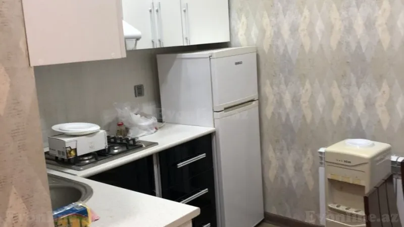 Satılır 2 otaqlı Mənzil Köhnə tikili 61 m² Yasamal - şəkil 3