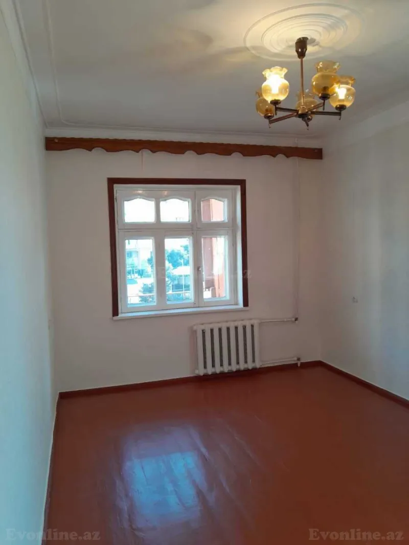Satılır 2 otaqlı Mənzil Köhnə tikili 70 m² Suraxanı r.