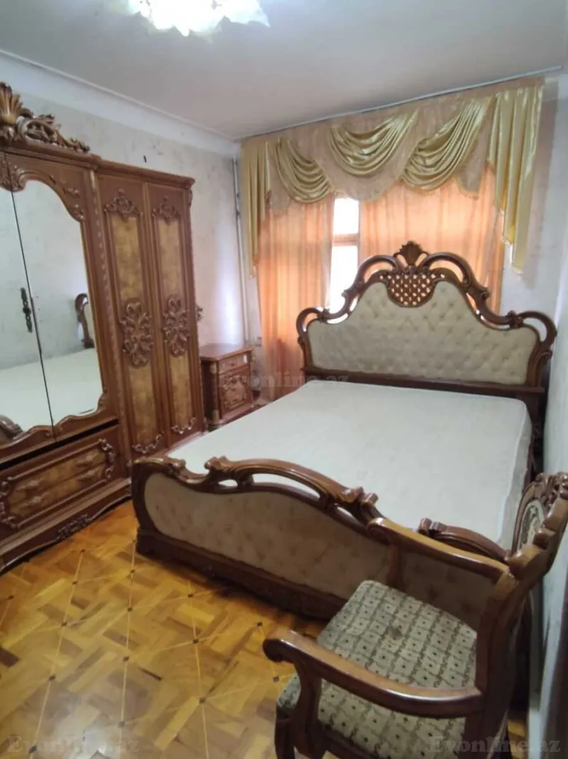 Kirayə verilir 3 otaqlı Mənzil Köhnə tikili 80 m² Qara Qarayev m.