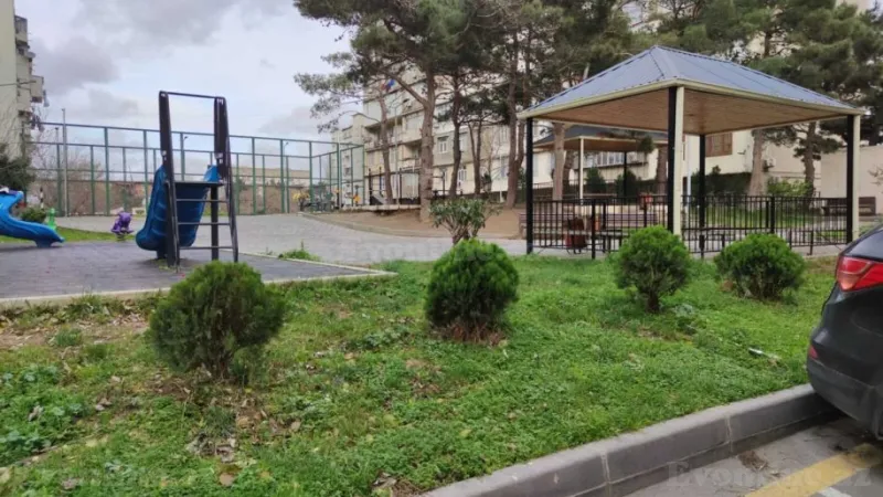 Kirayə verilir 3 otaqlı Mənzil Köhnə tikili 80 m² Qara Qarayev m. - şəkil 11