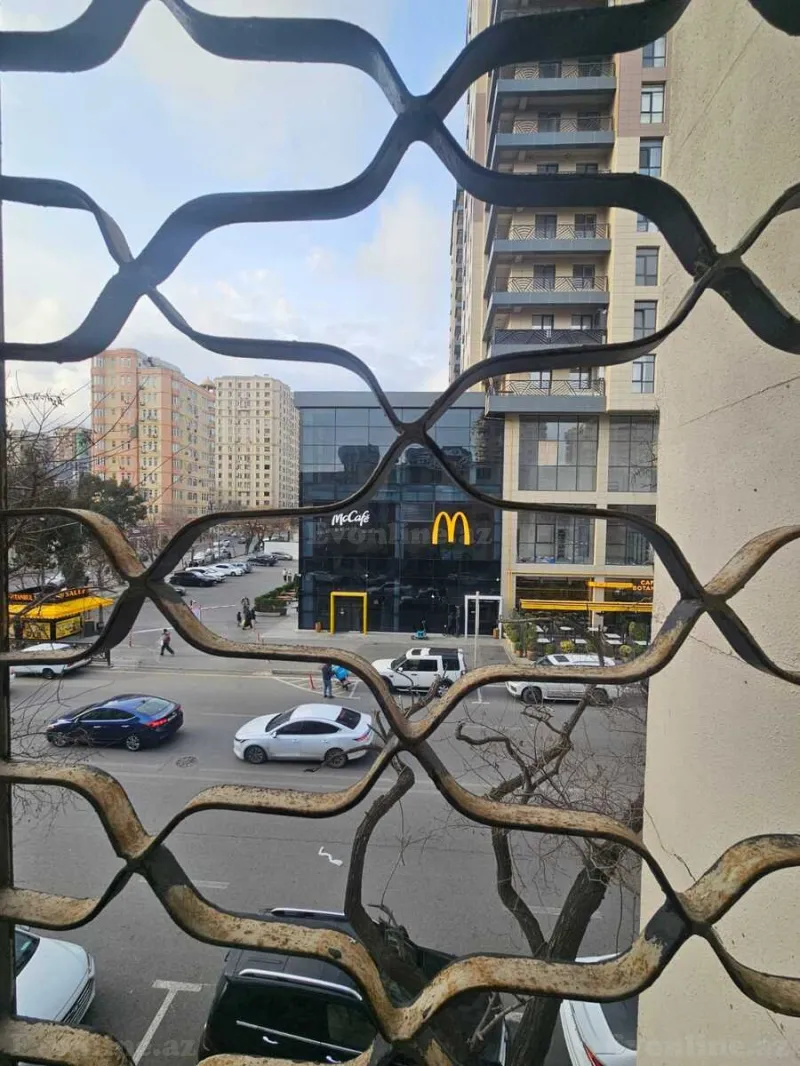 Satılır 3 otaqlı Mənzil Köhnə tikili 62 m² Nəsimi r.